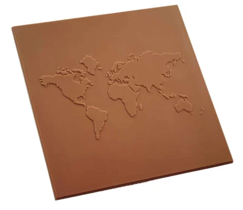 Schoko-Weltkarte – quadratische Vollmilchtafel 14 × 14 cm mit den Kontinenten im Relief